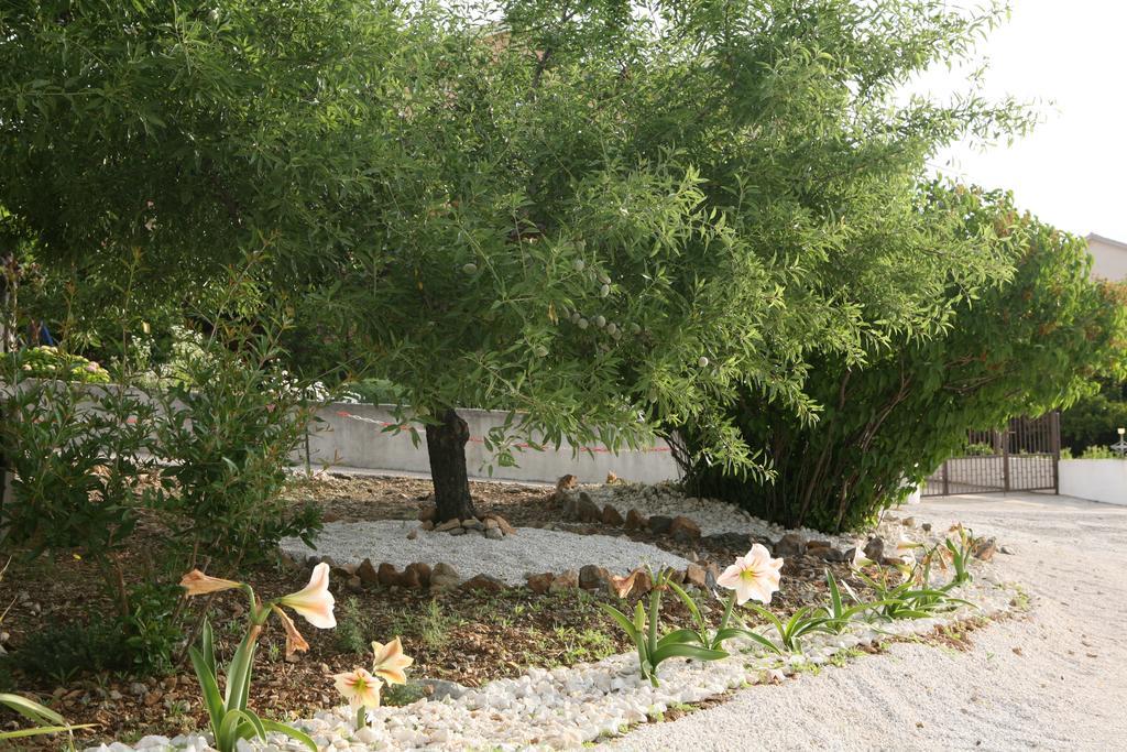 Apartment Nives Trogir Exterior foto