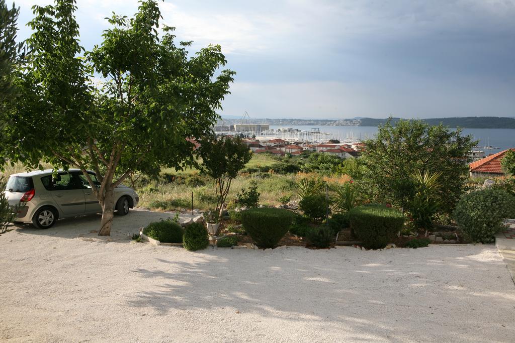Apartment Nives Trogir Exterior foto