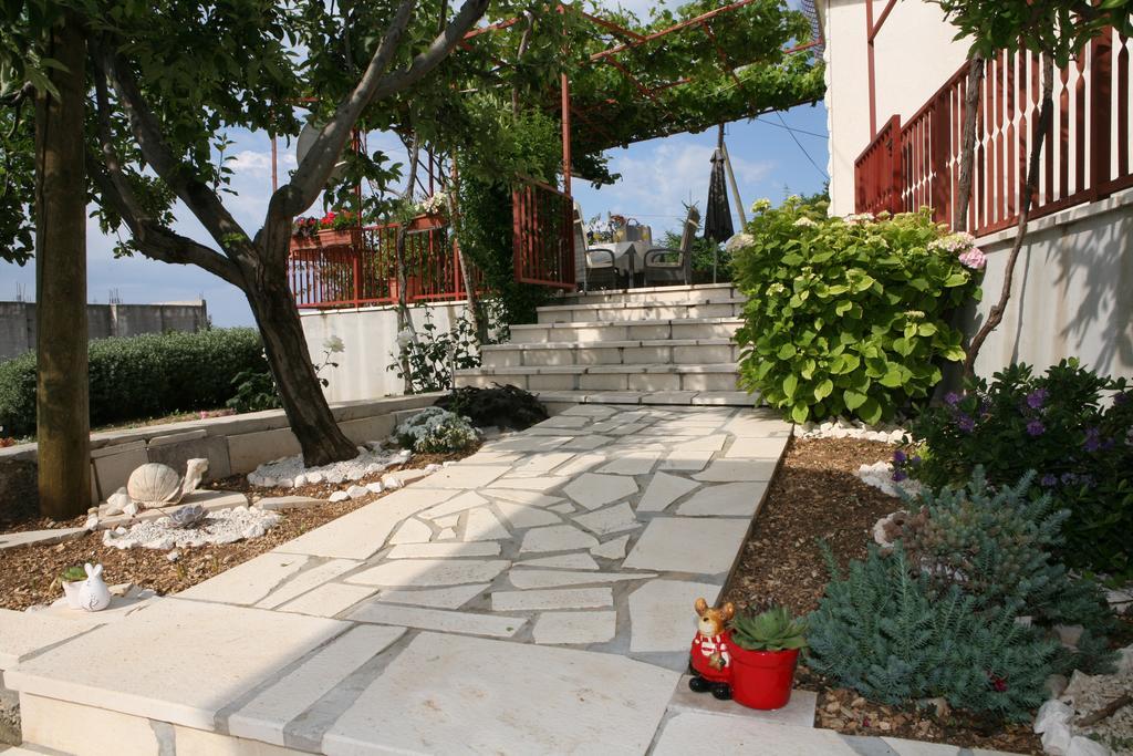 Apartment Nives Trogir Exterior foto
