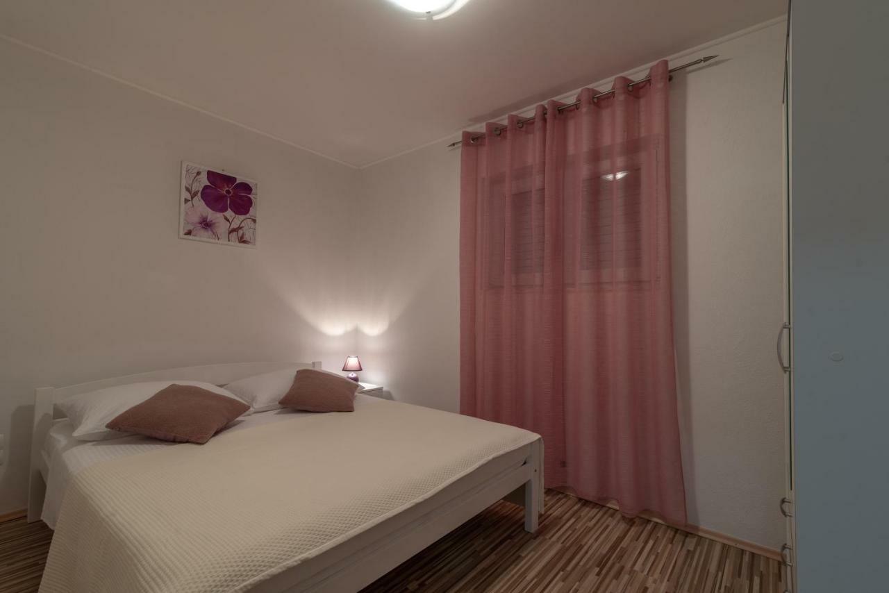 Apartment Nives Trogir Exterior foto
