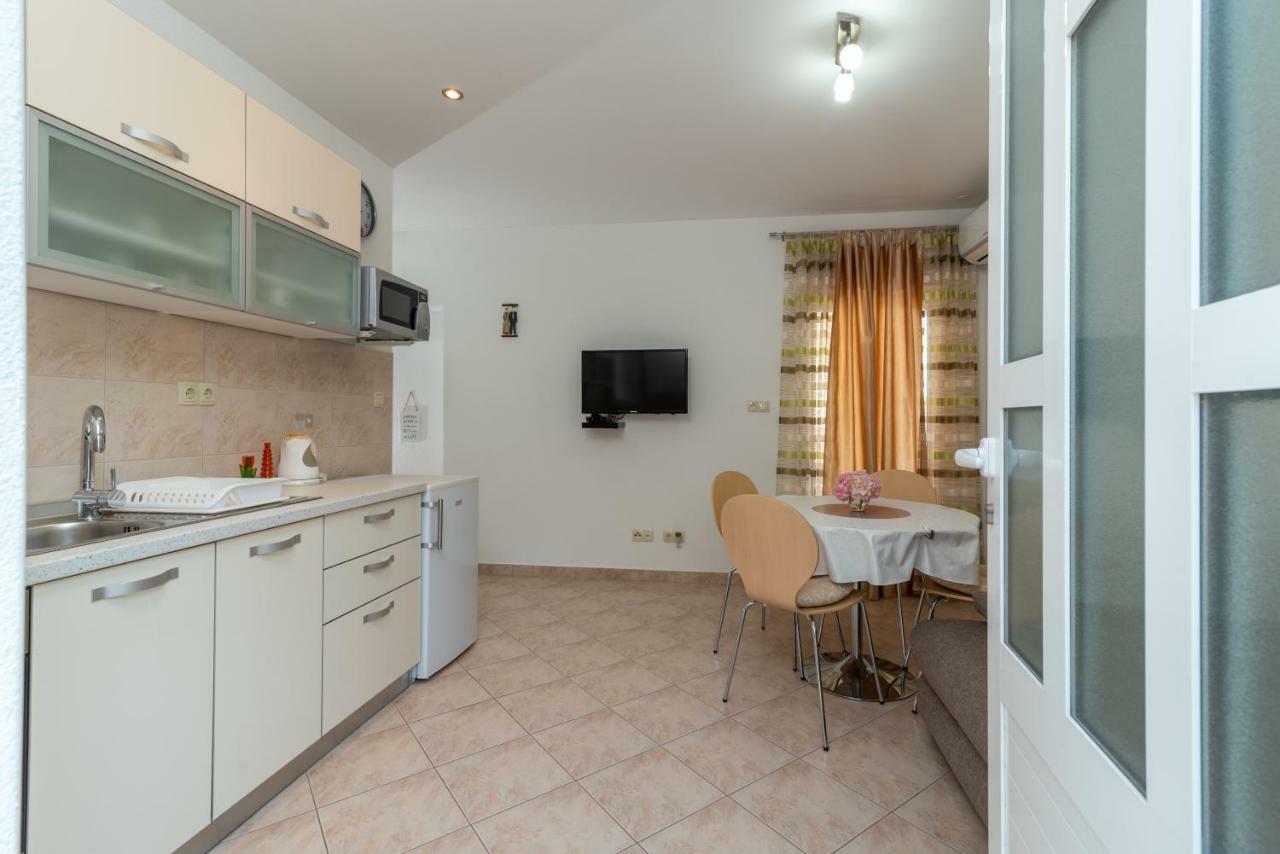 Apartment Nives Trogir Exterior foto