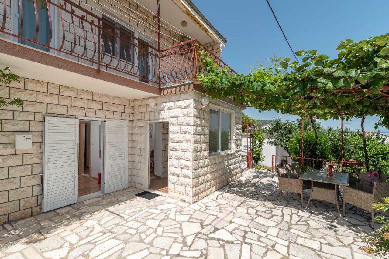Apartment Nives Trogir Exterior foto