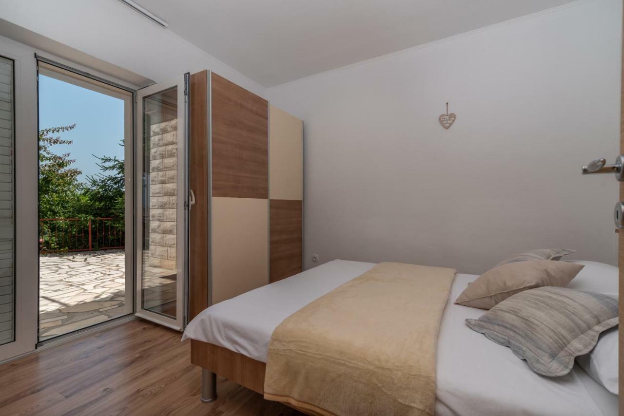 Apartment Nives Trogir Exterior foto