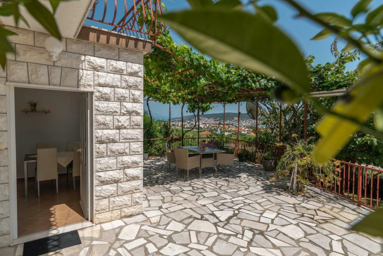 Apartment Nives Trogir Exterior foto