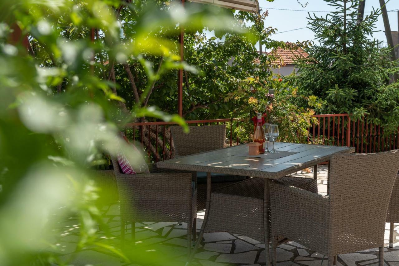 Apartment Nives Trogir Exterior foto