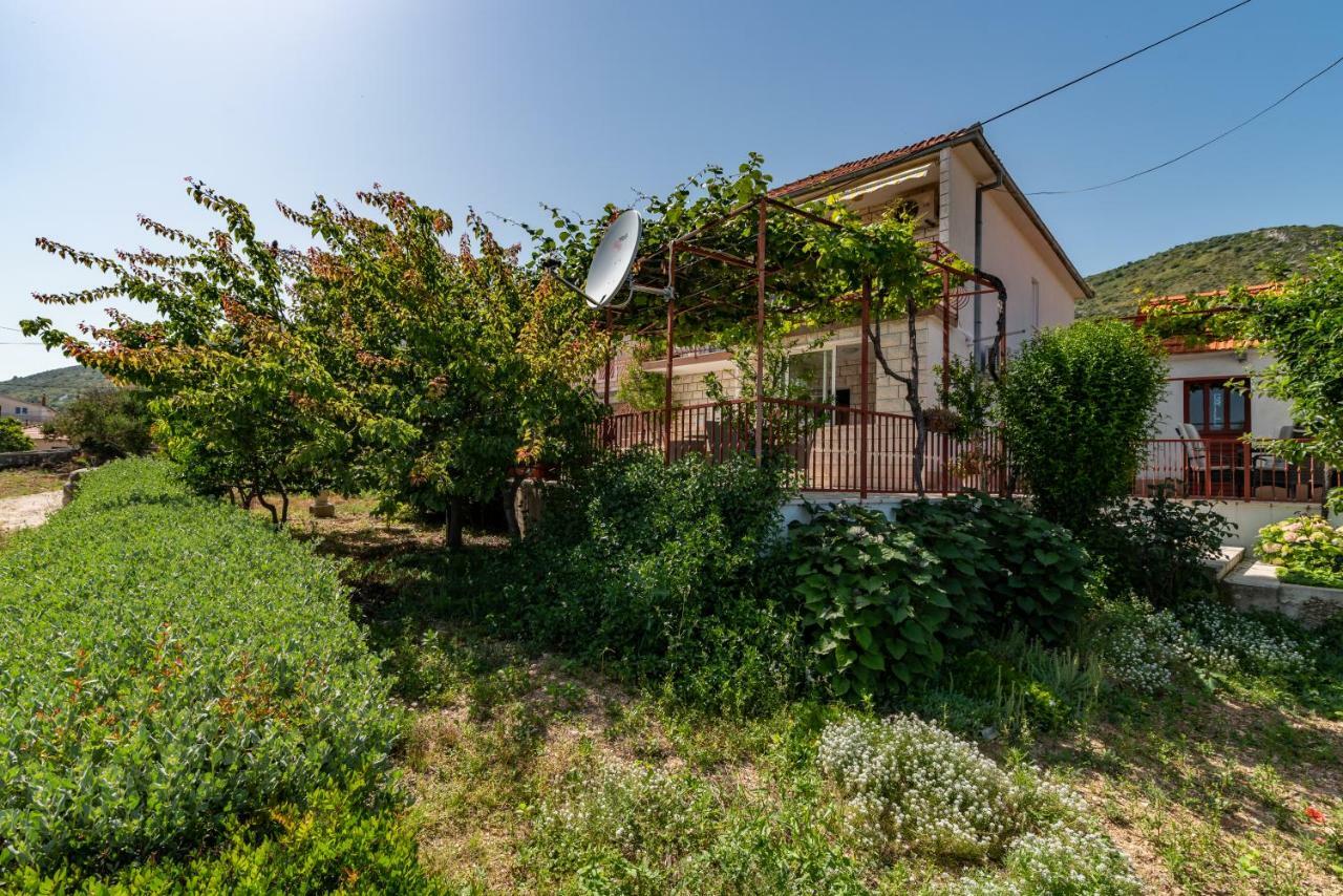 Apartment Nives Trogir Exterior foto